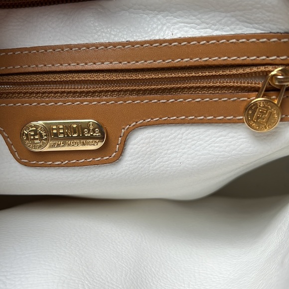 Fendi cream pequin bag - Picture 4 of 8